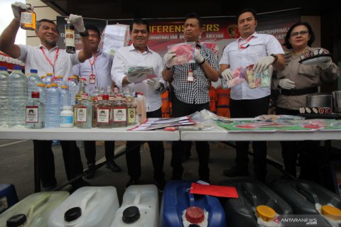 Kasus peredaran miras dan perjudian di Jawa Timur