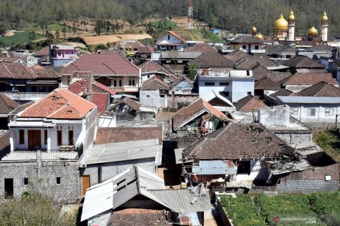 Bencana angin puting beliung di Batu Malang