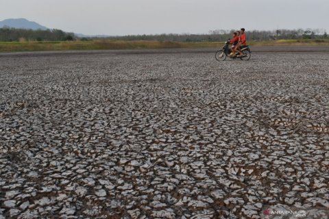 Waduk Saradan kering