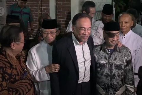 Anwar Ibrahim silaturahmi ke keluarga Habibie