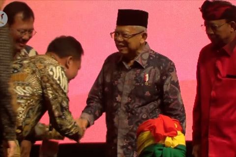 Wapres minta Kementan realisasikan peremajaan sawit rakyat