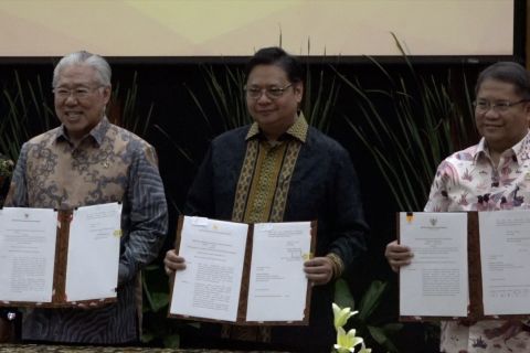 Mulai tahun depan Indonesia bebas ponsel ilegal