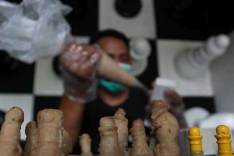 Kreasi bakso berbentuk bidak catur