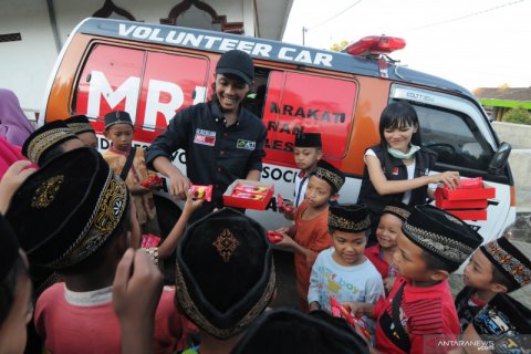 Relawan ACT bantu warga kurang mampu