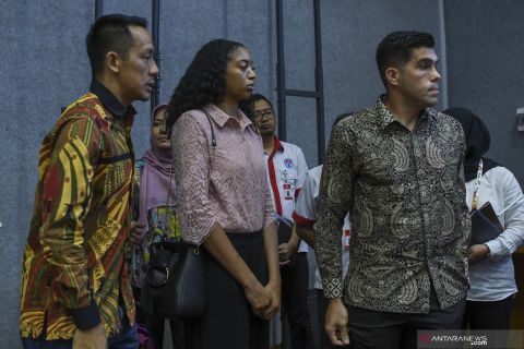 Naturalisasi pemain basket dan pesepak bola asing