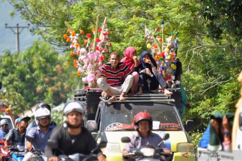 Pawai pohon hias perayaan Maulid