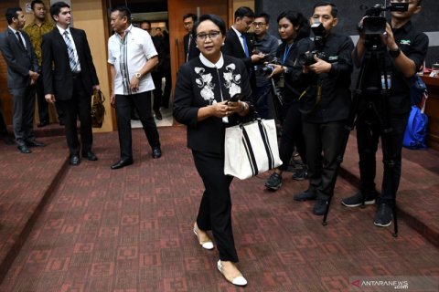 Menlu rapat kerja perdana dengan Komisi 1 DPR
