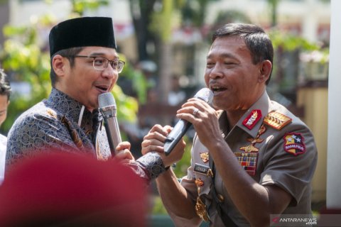 Duet Kapolri dengan Pasha Ungu