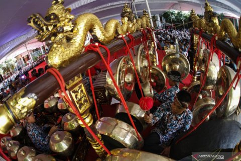 Bantuan gamelan untuk sekolah di Solo