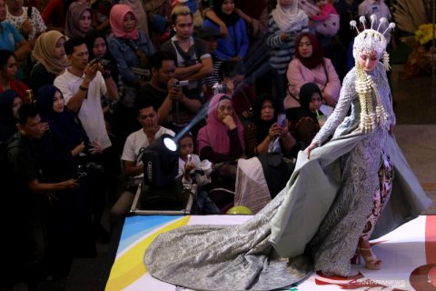 Peragaan busana pengantin