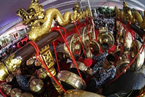 Bantuan gamelan untuk sekolah