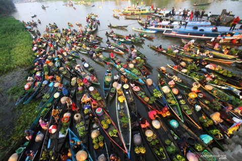 Festival Pesona Pasar Terapung