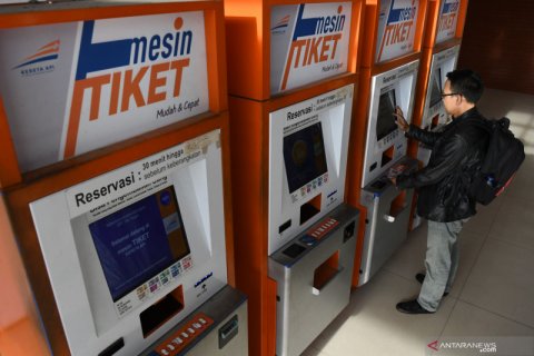 Pelayanan tiket KA libur Natal