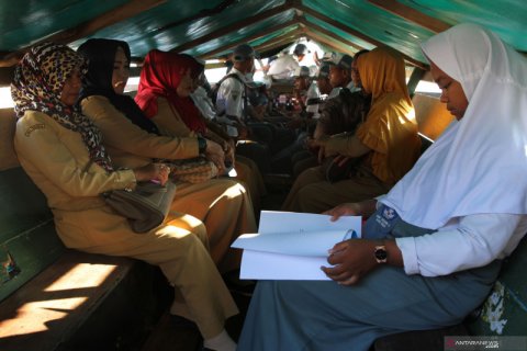 Perahu penyeberangan di Baubau