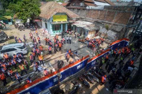 Penertiban lahan PT KAI