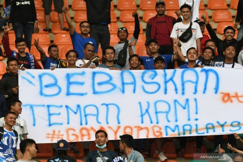 Aksi tuntut pembebasan suporter Indonesia