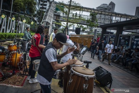 Musik Tei Barat dan Timur