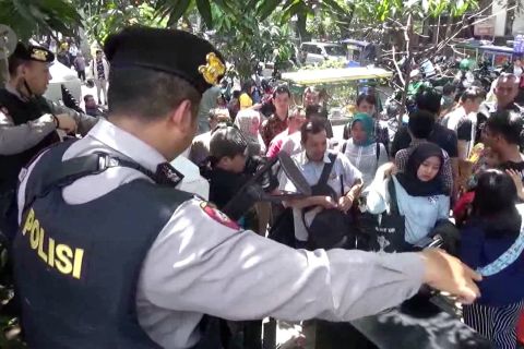 Polisi batasi akses angkutan daring menuju Mapolrestabes Bandung