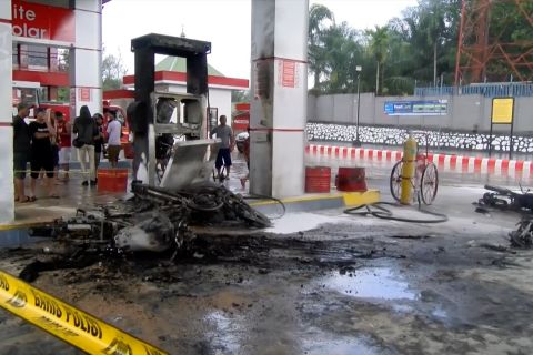 SPBU terbakar akibat percikan api dari sepeda motor