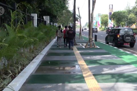 Trotoar terevitalisasi dinilai ramah bagi semua kalangan