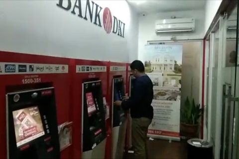 12 Pembobol Bank DKI dibebastugaskan
