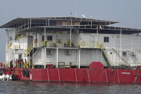 Menengok fasilitas rumah sakit apung