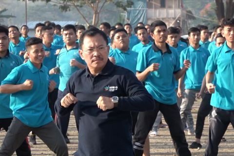 Menkes senam bersama santri Gontor