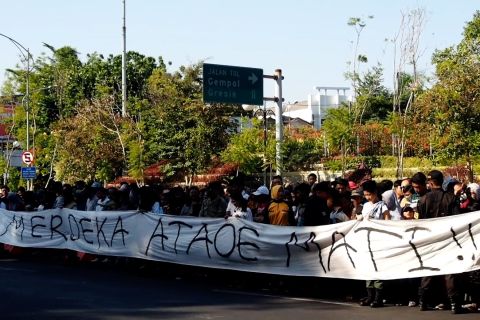 Parade Surabaya Juang maknai jasa pahlawan