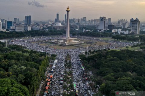 Aksi Reuni 212 di Monas
