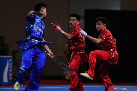 Medali emas wushu duilian putra