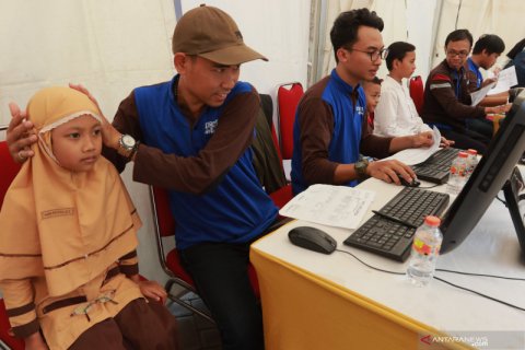 Antrean pembuatan Kartu Identitas Anak