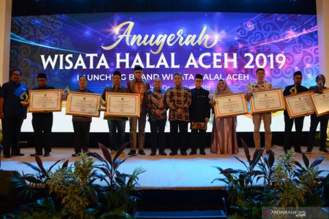 Pemberian Anugerah Wisata Halal
