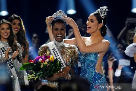 Zozibini Tunzi terpilih menjadi Miss Universe 2019