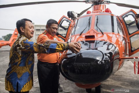 Serah terima Helikopter Dauphin ke Basarnas