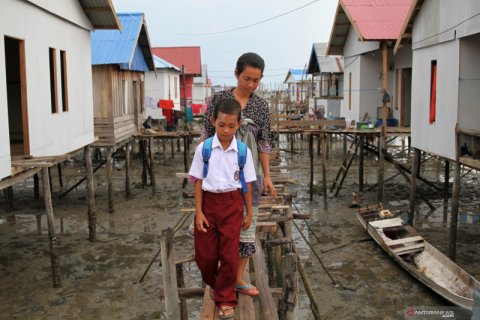 Warga Suku Bajo nikmati program renovasi rumah