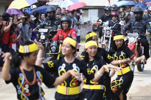 Presiden tinjau jalan trans Kalimantan