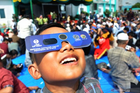 Rupa-rupa cara  melihat gerhana matahari