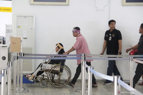 FOTO - Pekerja migran lumpuh dideportasi dari Malaysia