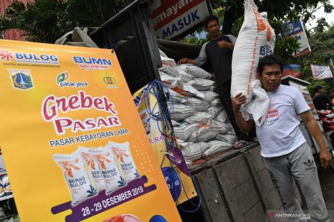 Operasi pasar Bulog jelang tahun baru