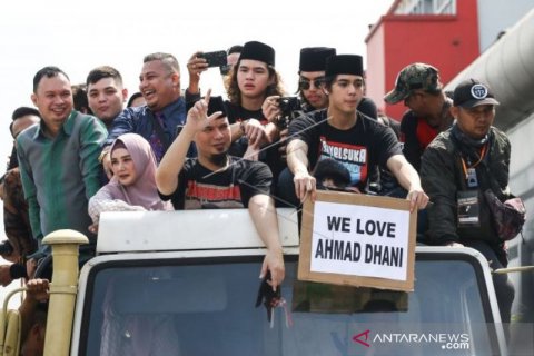 AHMAD DHANI BEBAS DARI PENJARA