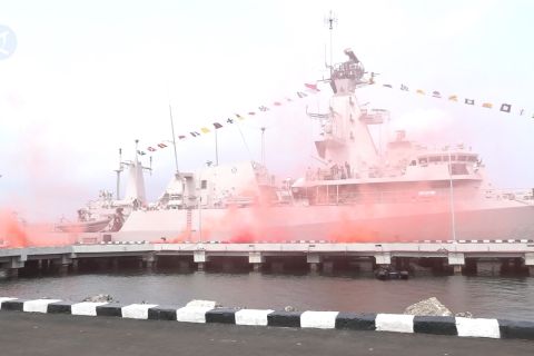 Melihat kemeriahan Hari Armada di Dermaga Sunda