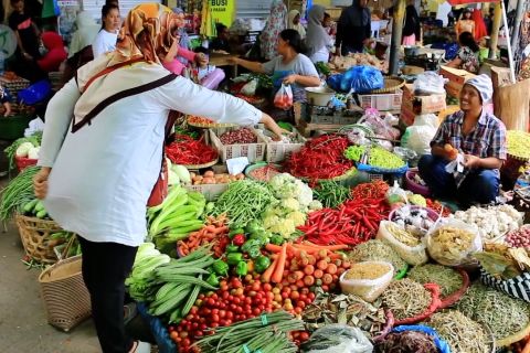 Disdag NTB imbau masyarakat beli sembako merek lokal berkemasan