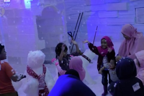 Sensasi berwisata di suhu nol derajat