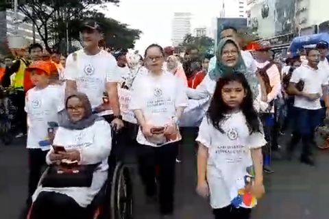 Mensos ajak 1.000 penyandang disabilitas jalan sehat di CFD
