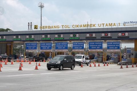 H-2 jelang Tahun Baru, Tol Japek masih lengang
