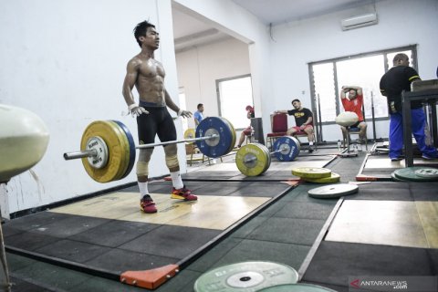 Peluang lifter Indonesia lolos ke Olimpiade