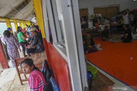 Jumlah pengungsi korban banjir bandang dan tanah longsor