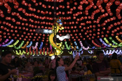 Ribuan lampion meriahkan Sriwijaya Lantern Festival