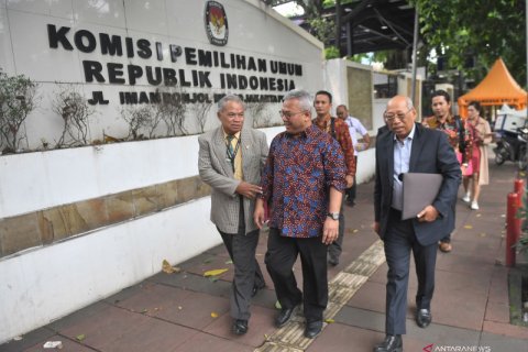 Tim hukum PDIP datangi KPU