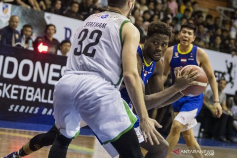 Pacific Caesar Surabaya menang atas Satria Muda Pertamina